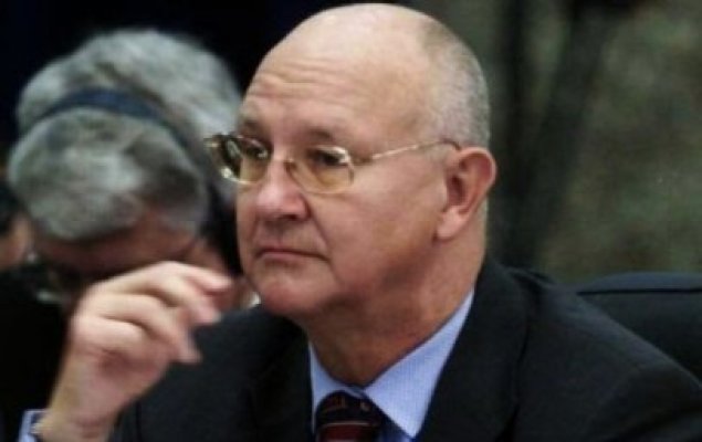 Fostul ministru al Apărării, Mircea Paşcu, cercetat de DNA